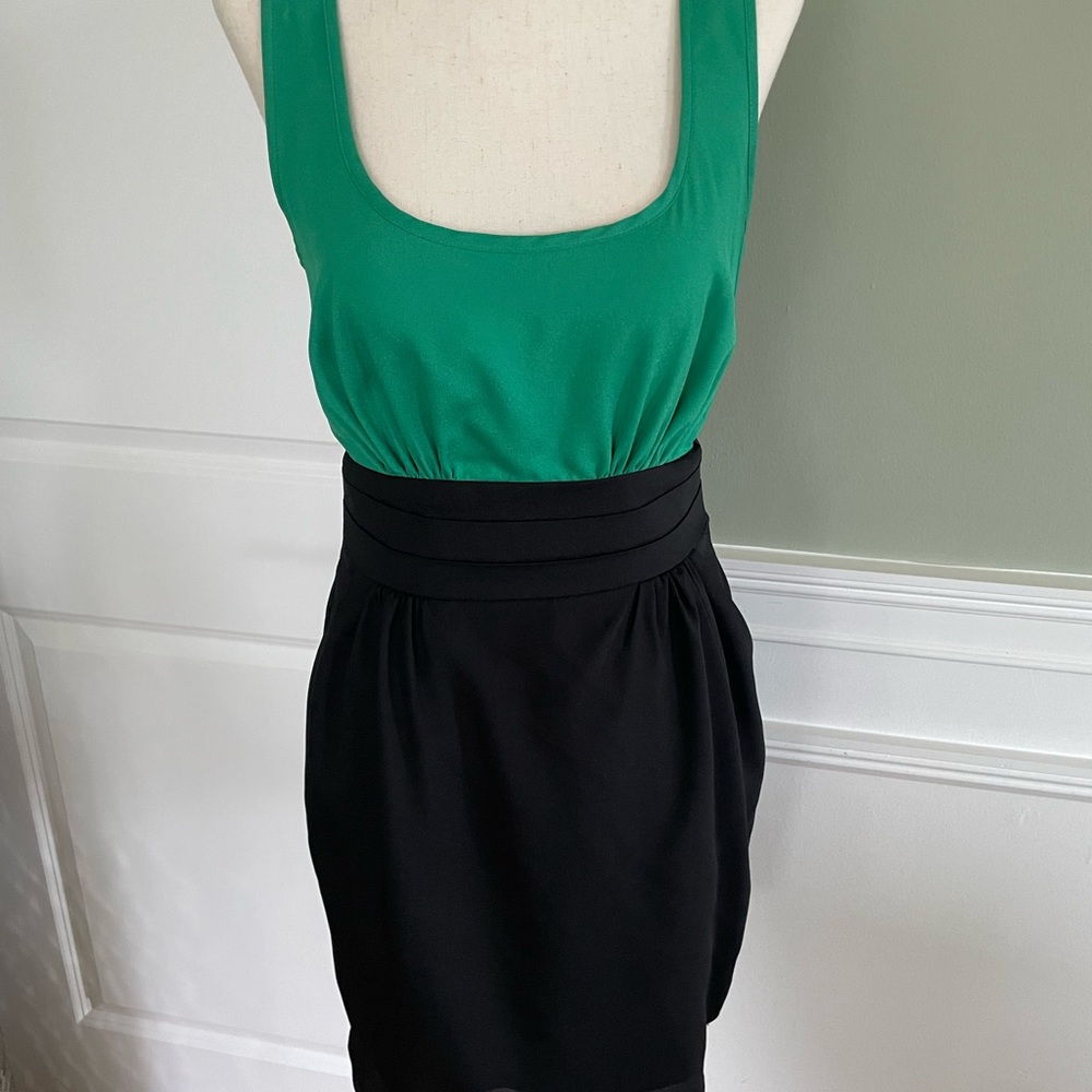 Green and black dress w pockets
